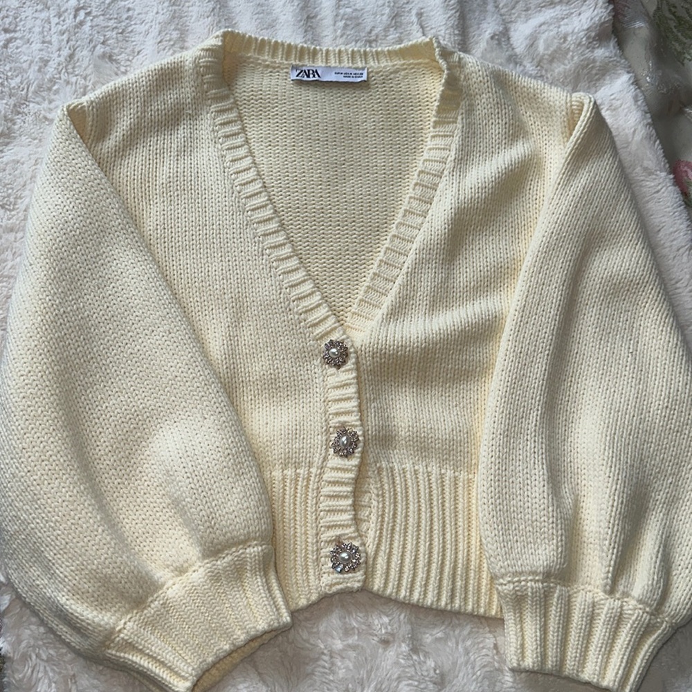 Beautiful Yellow Cardigan!!